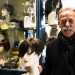 L'esercizio commerciale  condotto oggi dal 61enne Piero Mansueto, uno dei pochi parruccai artigianali rimasti in Italia